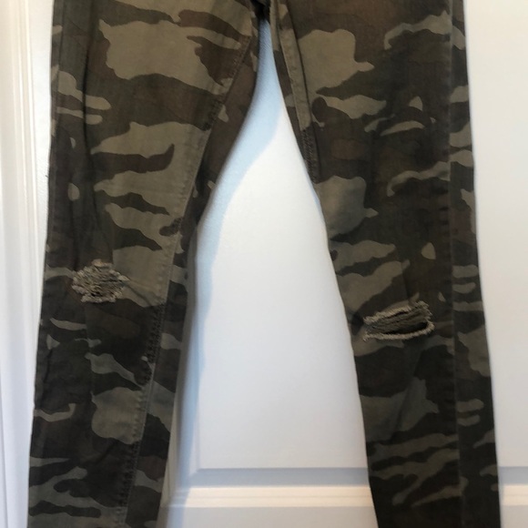 Camo Jeans - Picture 3 of 5